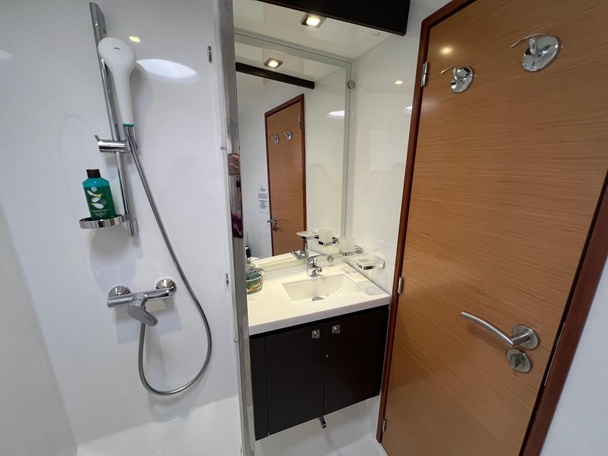 Floatinn Boat-bnb Geneva